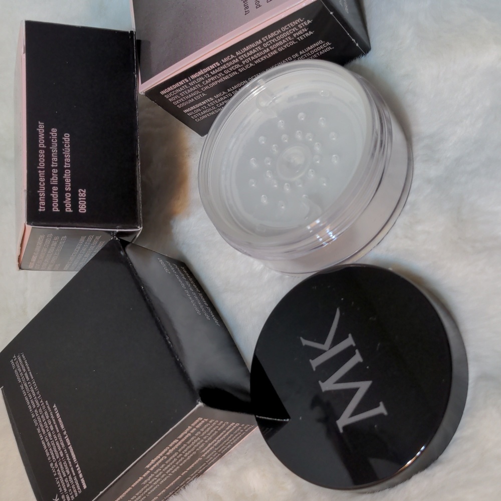 Translucent Loose Powder - Picture 2 of 3